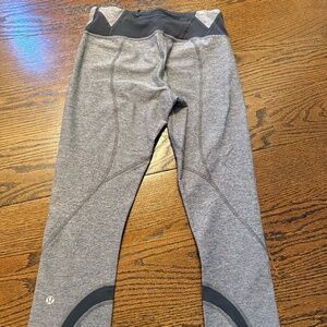 Lululemon women’s cropped leggings